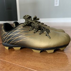 DSG youth soccer cleats size 10k